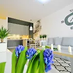 아파트 Rezulak Solna B104 204 303 코워브제크