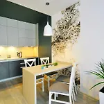 Rezulak Solna B104 204 303 아파트