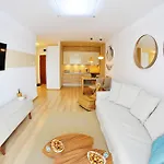 아파트 Rezulak Solna B104 204 303